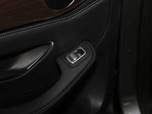 2018GLC 300 4MATIC A п؅^