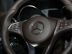 2018GLC 300 4MATIC A п؅^