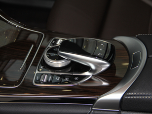 2018GLC 260 4MATIC Ӹ п؅^