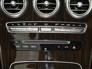 2018GLC 260 4MATIC Ӹ п؅^