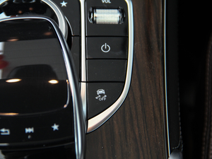 2018GLC 260 4MATIC Ӹ п؅^