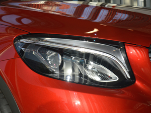 2018GLC 200 4MATIC ^