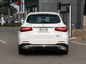 2018款GLC 300 4MATIC 动感型 正后	