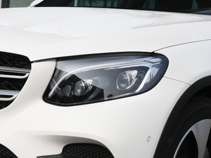 2018GLC 300 4MATIC Ӹ ^