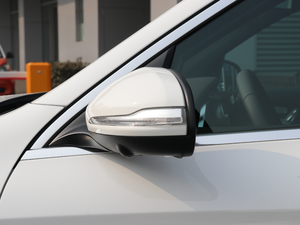 2018GLC 300 4MATIC Ӹ ^