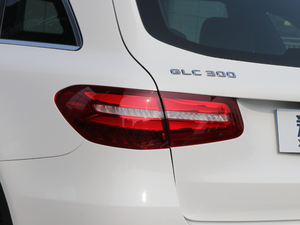 2018GLC 300 4MATIC Ӹ ^