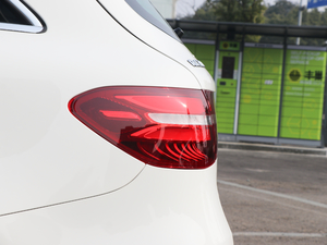 2018GLC 300 4MATIC Ӹ ^