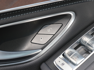 2018GLC 300 4MATIC Ӹ g