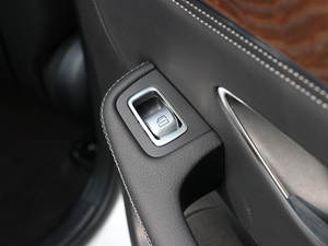 2018GLC 300 4MATIC Ӹ g