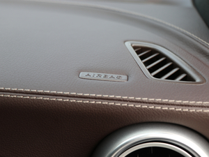 2018GLC 300 4MATIC Ӹ g