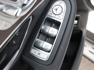 2018GLC 300 4MATIC Ӹ п؅^