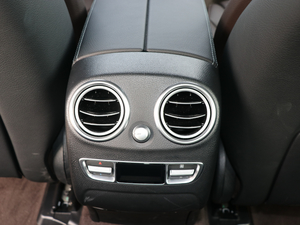 2018GLC 300 4MATIC Ӹ п؅^