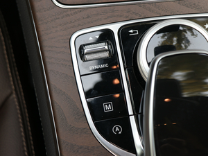 2018GLC 300 4MATIC Ӹ п؅^