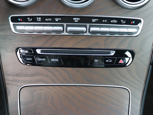 2018GLC 300 4MATIC Ӹ п؅^