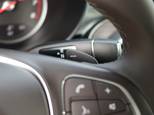 2018GLC 300 4MATIC Ӹ п؅^