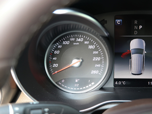 2018GLC 300 4MATIC Ӹ п؅^