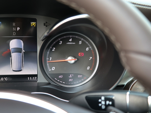 2018GLC 300 4MATIC Ӹ п؅^