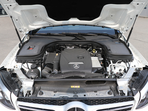2018款GLC 300 4MATIC 动感型 发动机