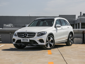 2018款改款 GLC 300 4MATIC 动感型 左前45度