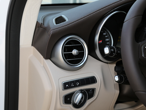 2018Ŀ GLC 300 4MATIC Ӹ п؅^