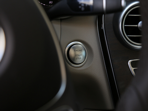 2018Ŀ GLC 300 4MATIC Ӹ п؅^