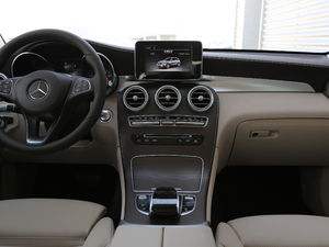 2018款改款 GLC 300 4MATIC 动感型 中控台