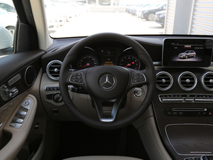2018款改款 GLC 300 4MATIC 动感型 方向盘