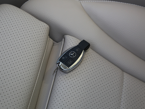2018款改款 GLC 300 4MATIC 动感型 车钥匙