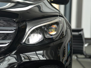 2018Ŀ GLC 260 4MATIC A ^