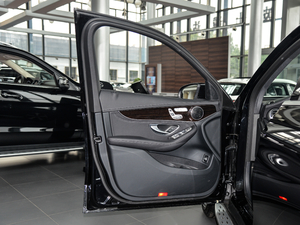 2018Ŀ GLC 260 4MATIC A g