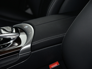 2018Ŀ GLC 260 4MATIC A g