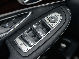 2018Ŀ GLC 260 4MATIC A п؅^