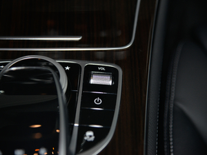 2018Ŀ GLC 260 4MATIC A п؅^