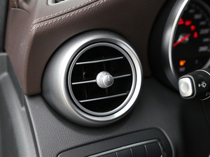 2018Ŀ GLC 260 4MATIC A g