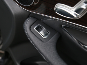 2018Ŀ GLC 260 4MATIC A g