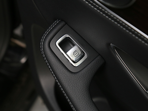 2018Ŀ GLC 260 4MATIC A g