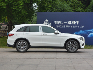 2018Ŀ GLC 260 4MATIC (dng) w^
