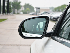 2018Ŀ GLC 260 4MATIC Ӹ ^