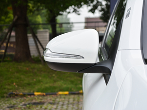 2018Ŀ GLC 260 4MATIC Ӹ ^