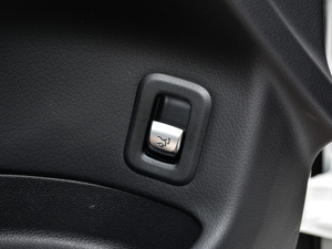 2018Ŀ GLC 260 4MATIC Ӹ п؅^(q)