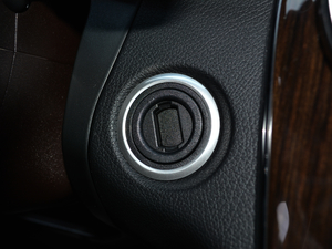 2018Ŀ GLC 260 4MATIC Ӹ п؅^(q)