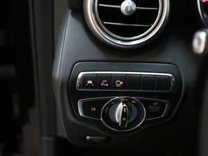 2018Ŀ GLC 300 4MATIC A п؅^(q)