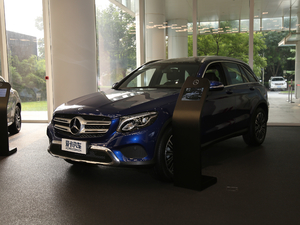 2018款改款 GLC 260 4MATIC 动感型 左前45度