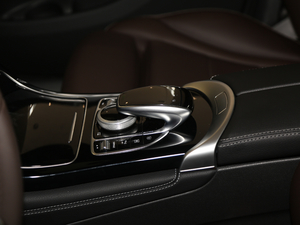 2018Ŀ GLC 260 4MATIC Ӹ п؅^