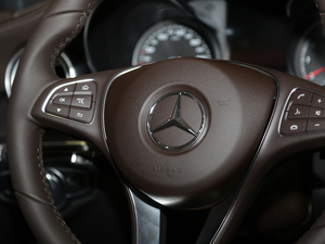 2018Ŀ GLC 260 4MATIC Ӹ п؅^