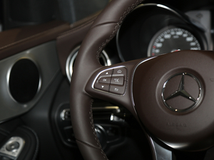 2018Ŀ GLC 260 4MATIC Ӹ п؅^