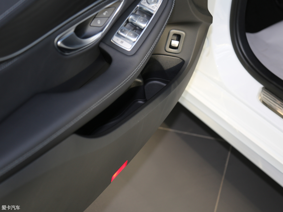 2018YC C 180 L Ӹ\Ӱ