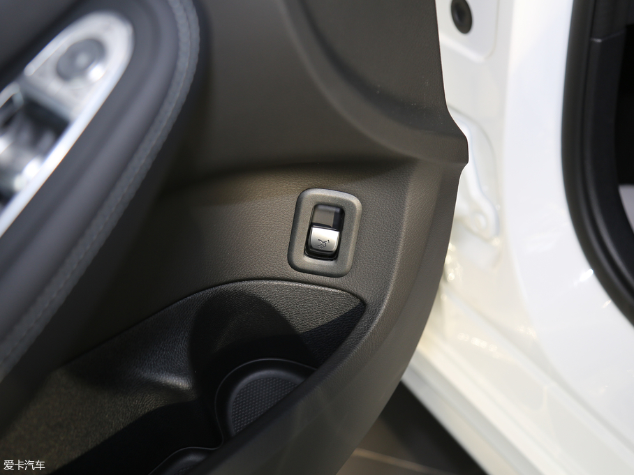 2018YC C 180 L Ӹ\Ӱ