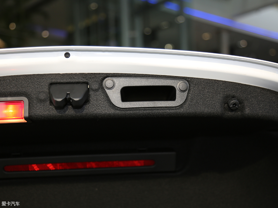 2018YC C 180 L Ӹ\Ӱ