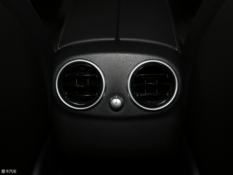 2018��YC�� C 180 L �Ӹ����\�Ӱ�